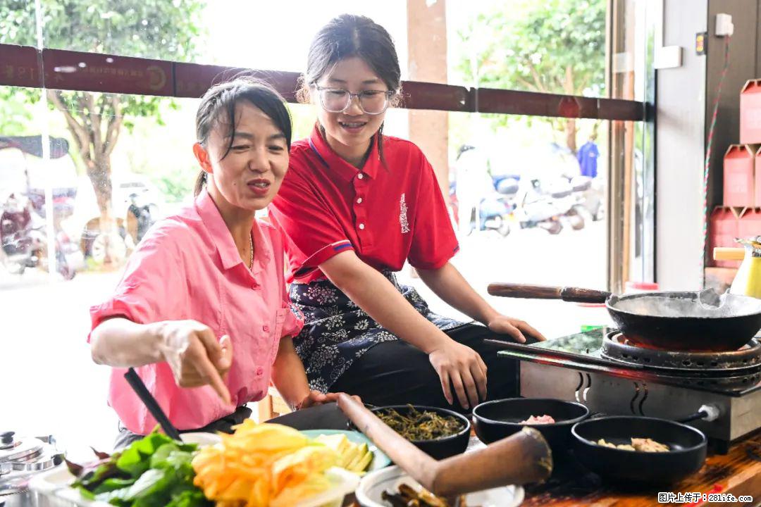 全网追的“扁担女孩”,找了一份暑假工,时薪12元 - 绍兴生活资讯 - 绍兴28生活网 sx.28life.com